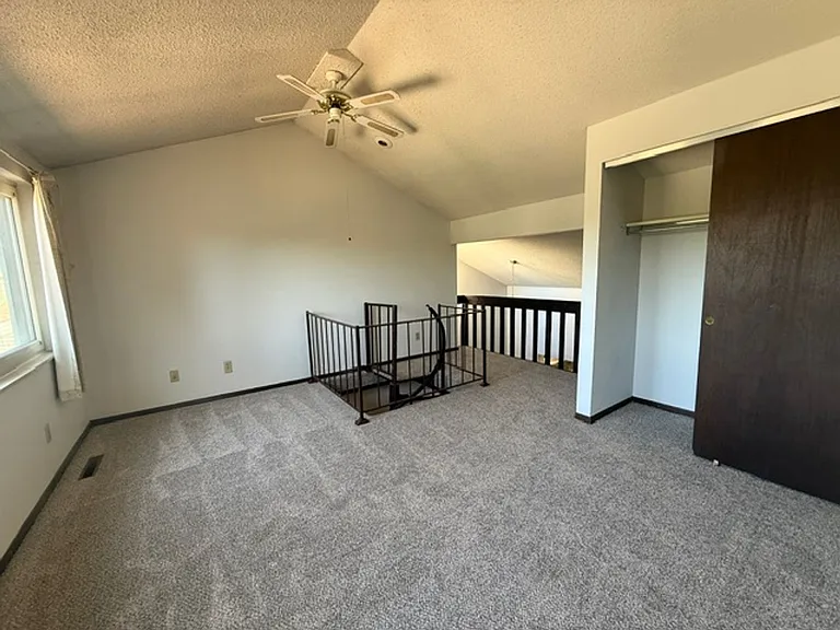 1920C Melrose Dr — Photo 7