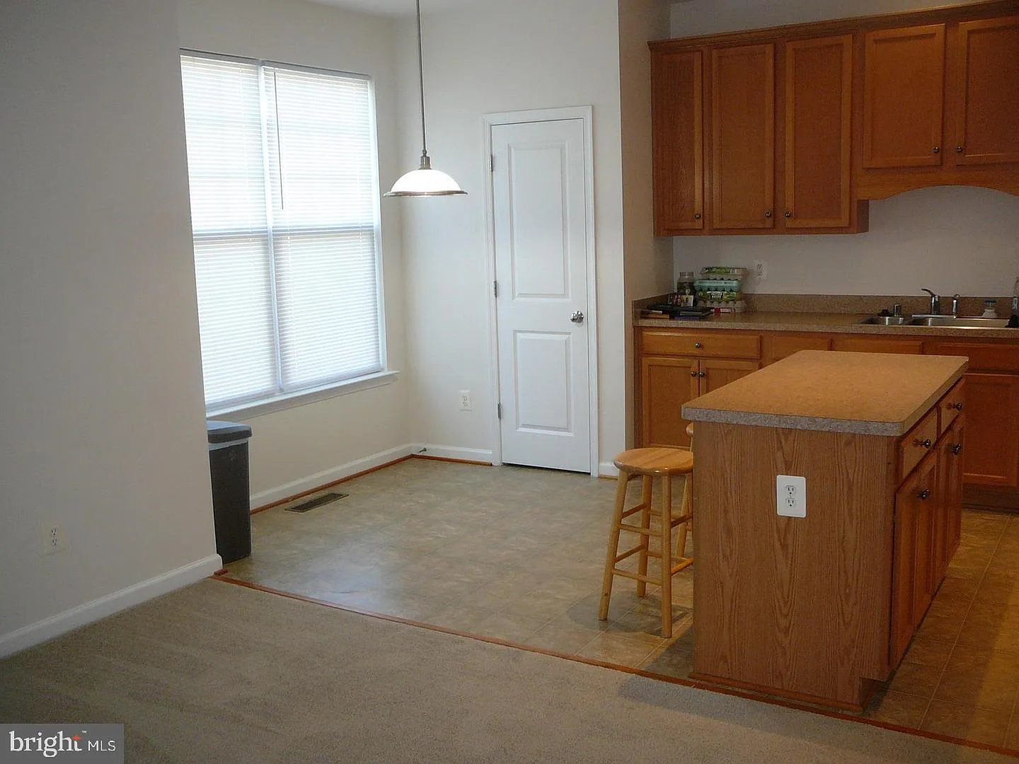 3 bed, 3.5 bath, 1864 sqft, $2,695 — Photo 4