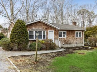 3 Easterly Rd, Hampton Bays, NY 11946