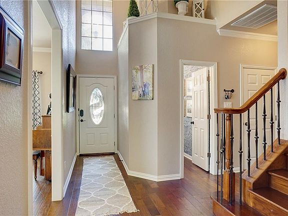 4th image of 208 Autumnwood Dr