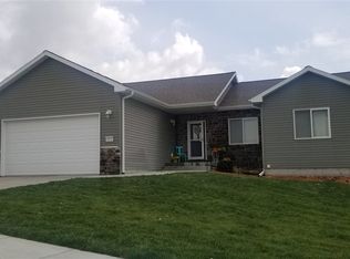 1012 W 45th St, Kearney, NE 68845