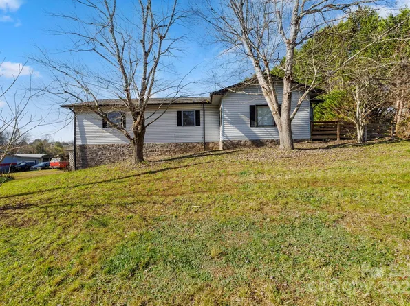 94 Pole Miller Rd, Brevard, NC 28712