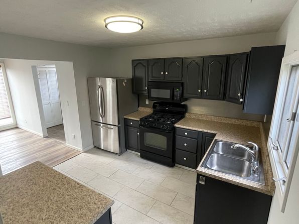 137 Center St Unit 1