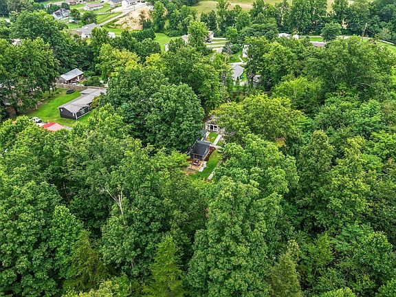 4th image of 285 Vanover Ln