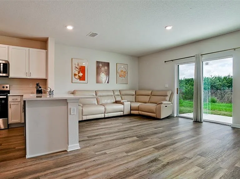 2746 Pearly Banks Dr — Photo 2