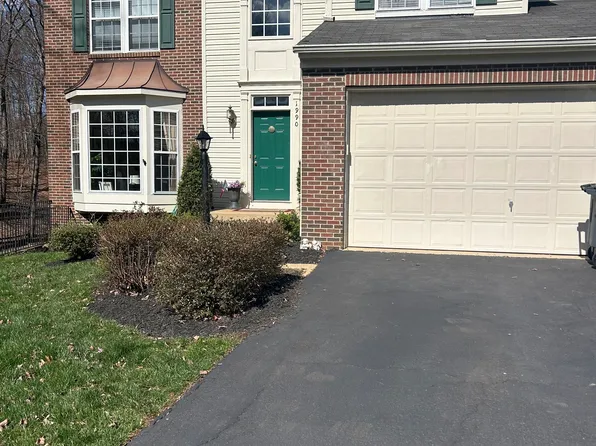 1990 Brooke Farm Ct, Woodbridge, VA 22192