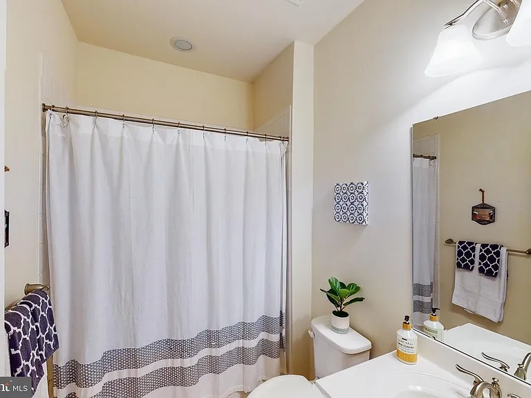 213 Quarry Point Rd — Photo 4
