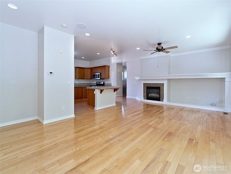 4th image of 11706 239th Avenue NE