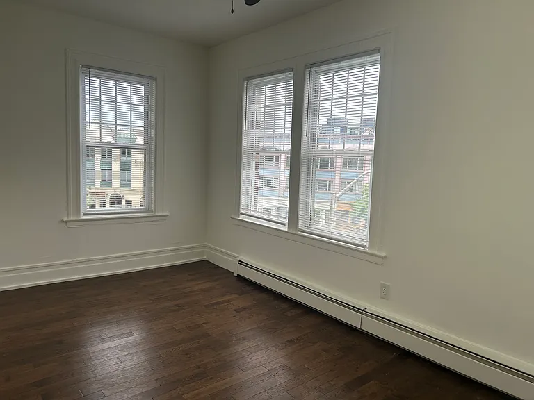513 Bangs Ave #4 — Photo 5