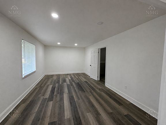 5th image of 3084 Fleetwood Dr