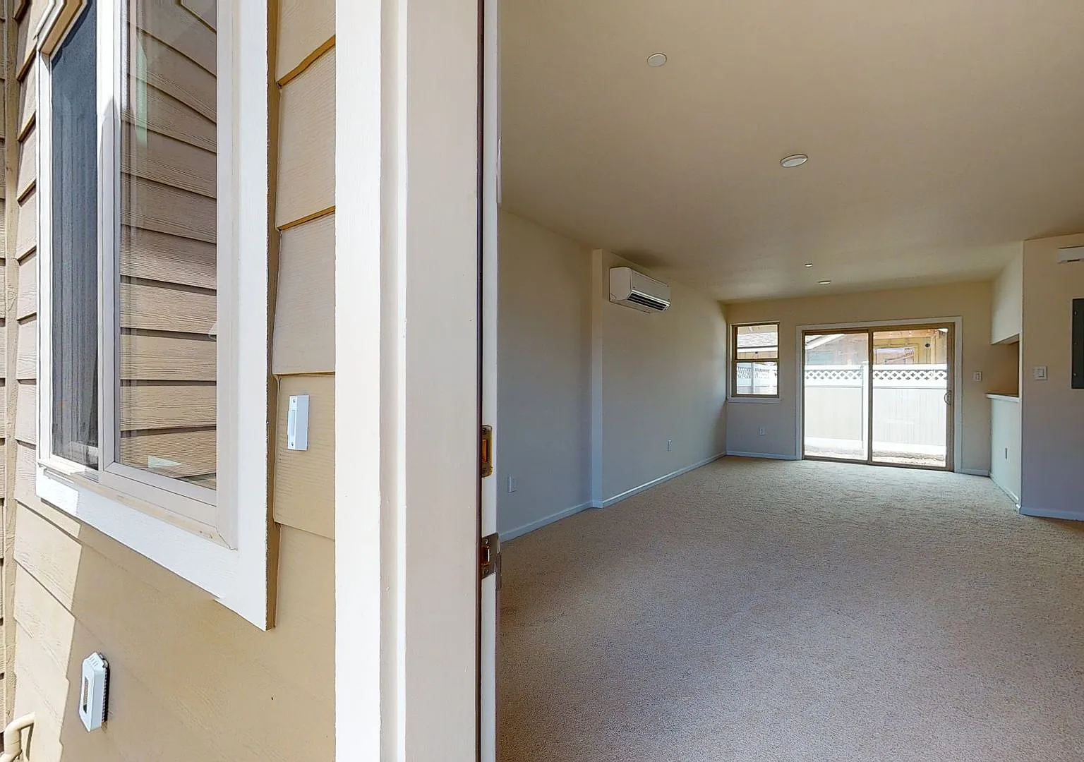 Kahoma Village Condo 2 Bed /2.5 Bath, Fully Furnished w/ a Backyard — Photo 3