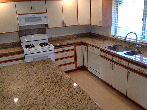 5th image of 4005 NE 108th Ave