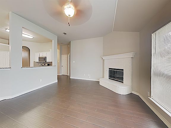 2nd image of 4563 Summerbrook Cir
