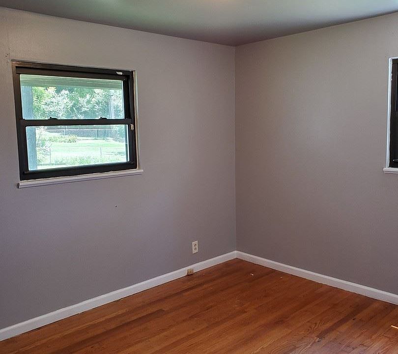 2nd image of 246 Dundee Cir