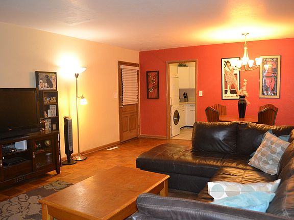 Living room/ dinette