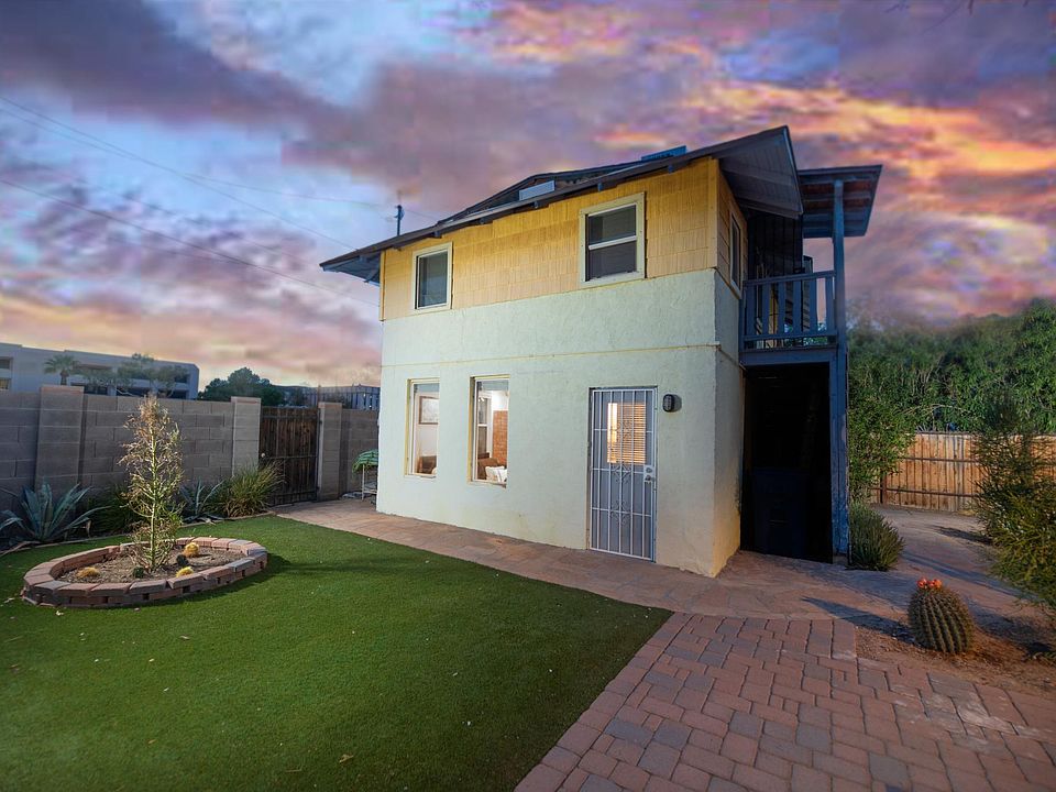 Front courtyard entrance.