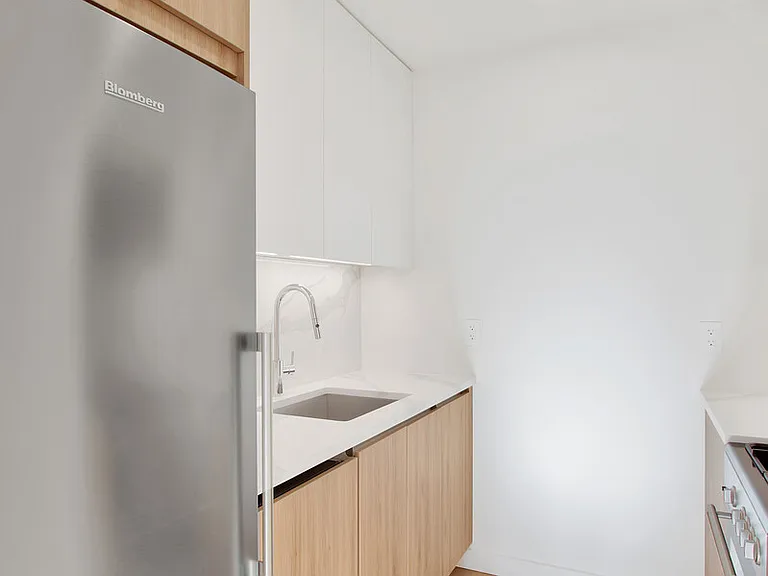 227 E 59th St #3B — Photo 5