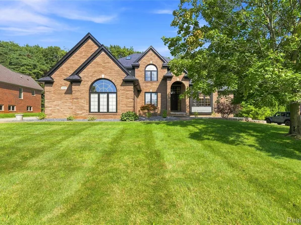 4509 Peppermill Ln, Orion, MI 48359