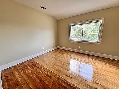 3 bed, 9999 sqft, $4,500 — Photo 3