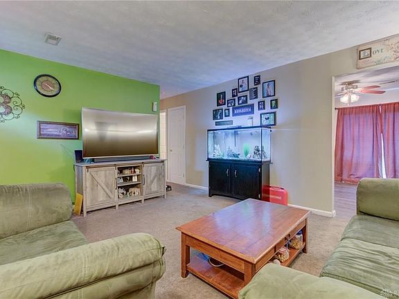 4th image of 2125 Carolina Dr