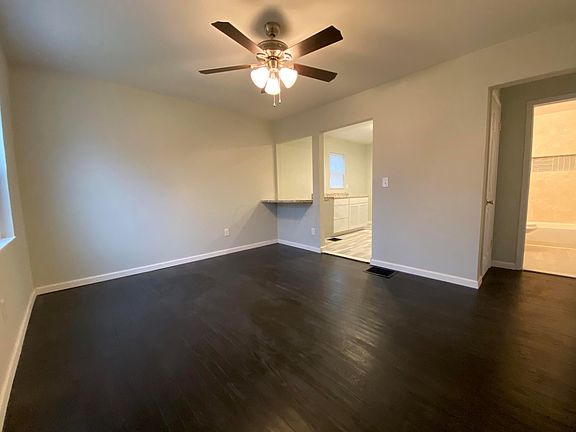 4th image of 2347 Jefferson Ave