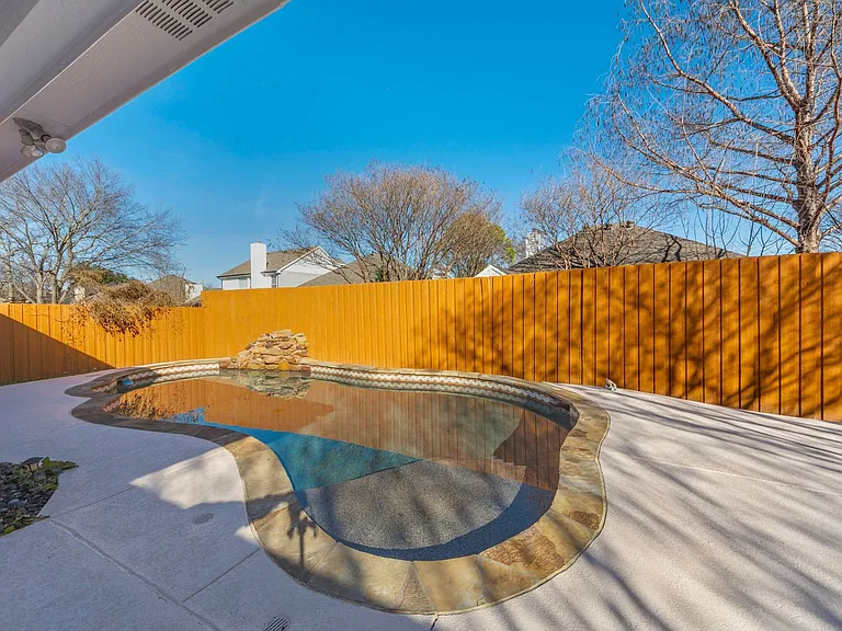 128 Overbrook Dr — Photo 8