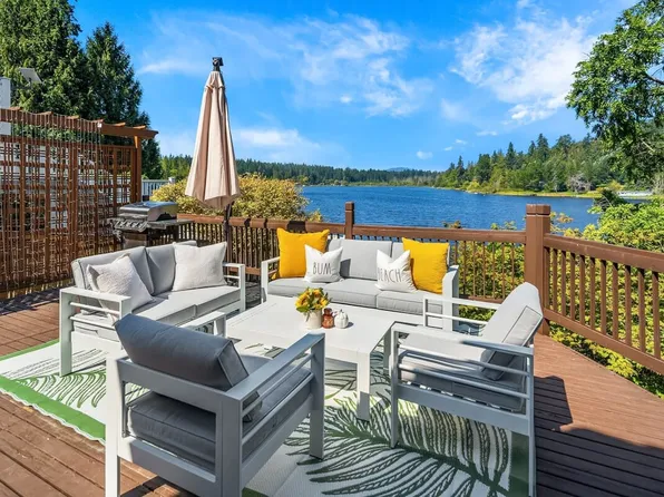 18348 W Lake Desire Dr SE, Renton, WA 98058