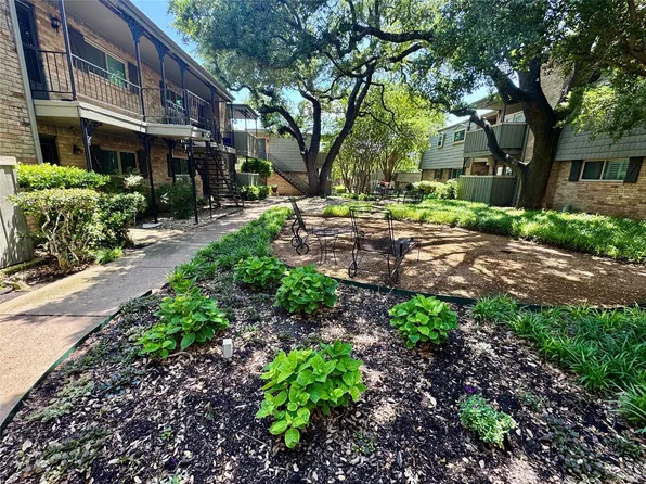 7706 Meadow Rd APT 123, Dallas, TX 75230