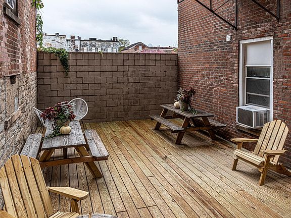 5th image of 1714 Frintz St #2