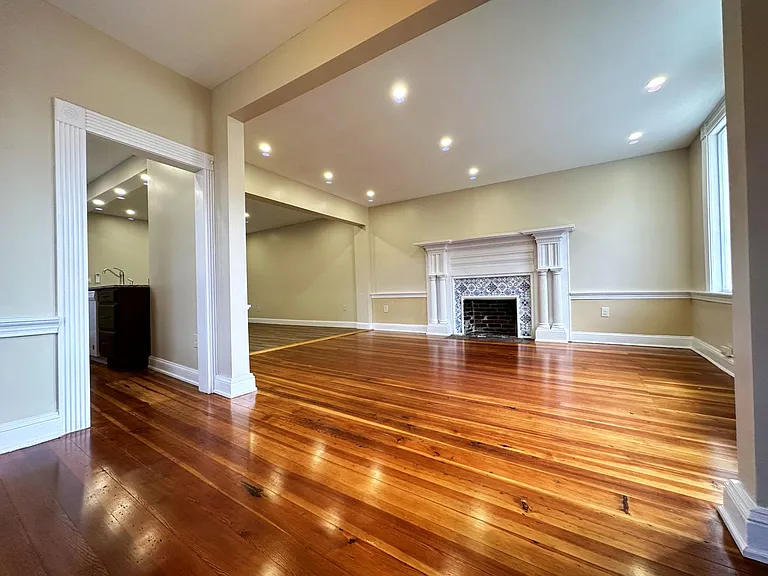 409 N Augusta St #A — Photo 3