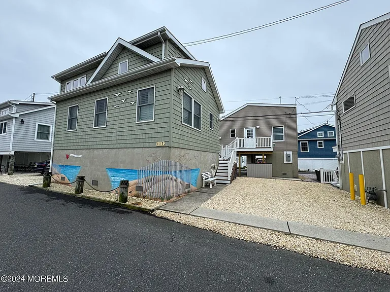 117 W Bayberry Way — Photo 1