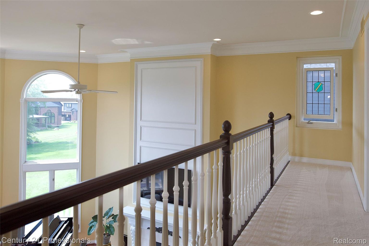 916 Majestic, photo 15