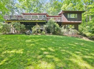 14 Clover Pl, Cos Cob, CT 06807