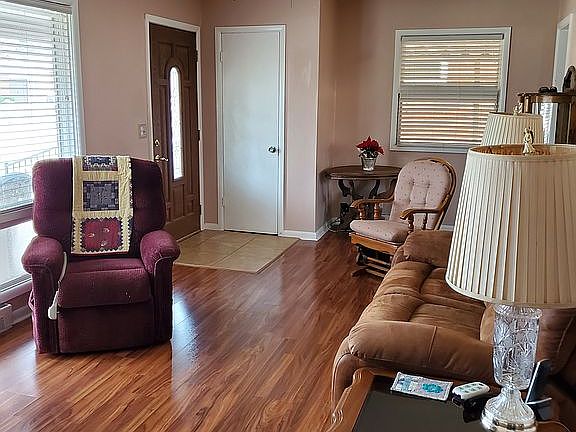 3rd image of 1214 N Derby Ave
