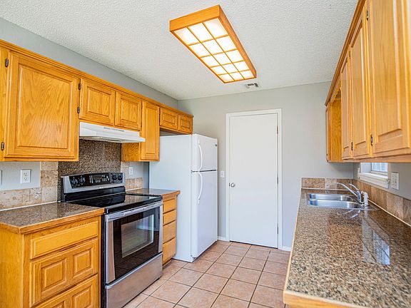 4th image of 4405 W Beaver Ln