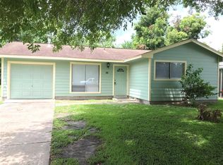 318 Pear St, La Marque, TX 77568