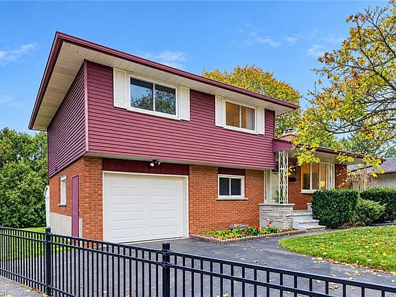 3rd image of 30 Hampton Pl