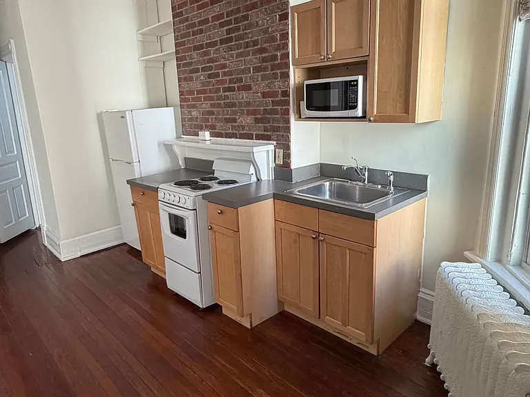 1702 16th St NW #6 — Photo 2