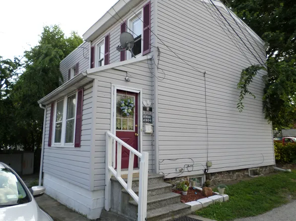 344 Fairview Rd, Crum Lynne, PA 19022