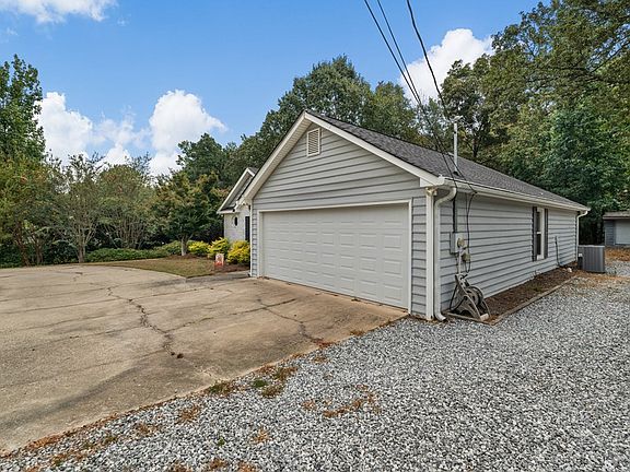 3rd image of 525 Lee Road 2040