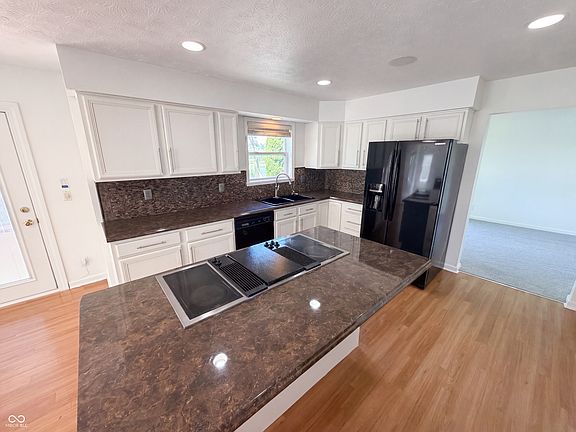 2nd image of 7328 Chestnut Hills Blvd