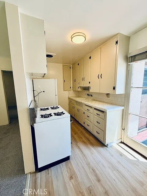 331 S 3rd Ave