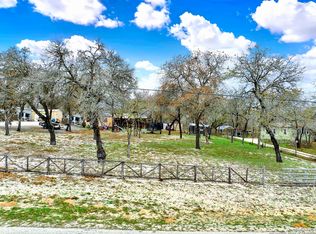 220 Lost Trail, La Vernia, TX 78121