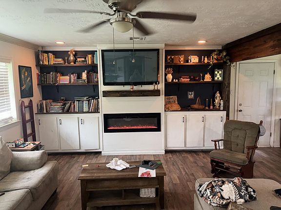 2nd image of 311 W Wayside Dr
