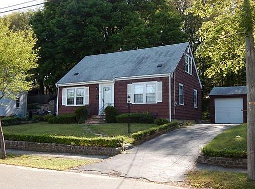 1st image of 12 Elmwood Cir