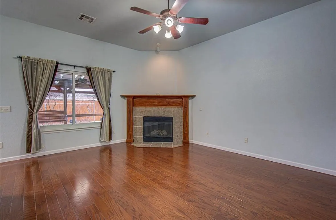 3 bed, 1417 sqft, $1,595 — Photo 4