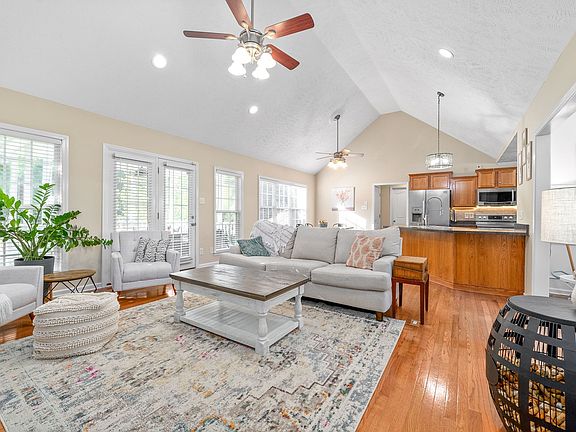 4th image of 1576 Jacob Ct