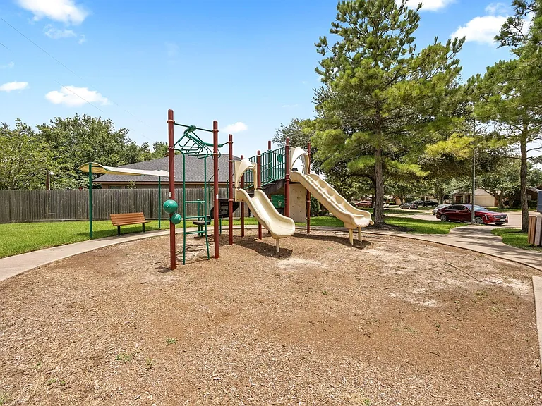 25030 Emporia Point Ct — Photo 29