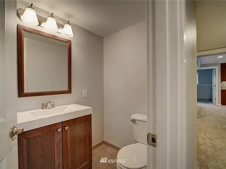 12814 NE 4th Pl — Photo 17