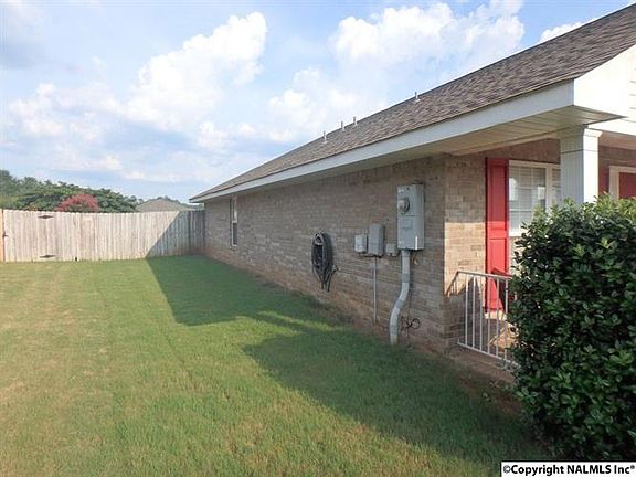 4th image of 108 Herrick Dr SW